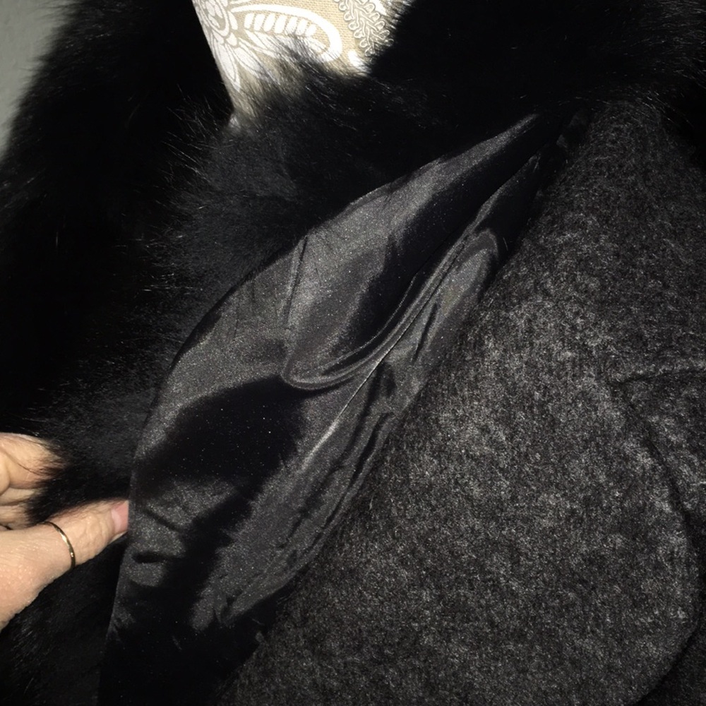 Neiman Marcus FOX FUR Collared Coat - Picture 7 of 8